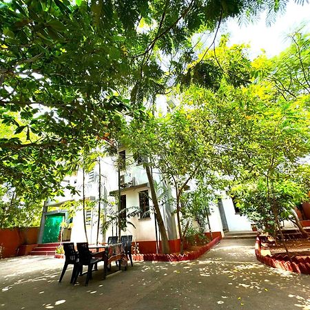 Hotel Du Palais - Auroville Beach Puduccseri Kültér fotó