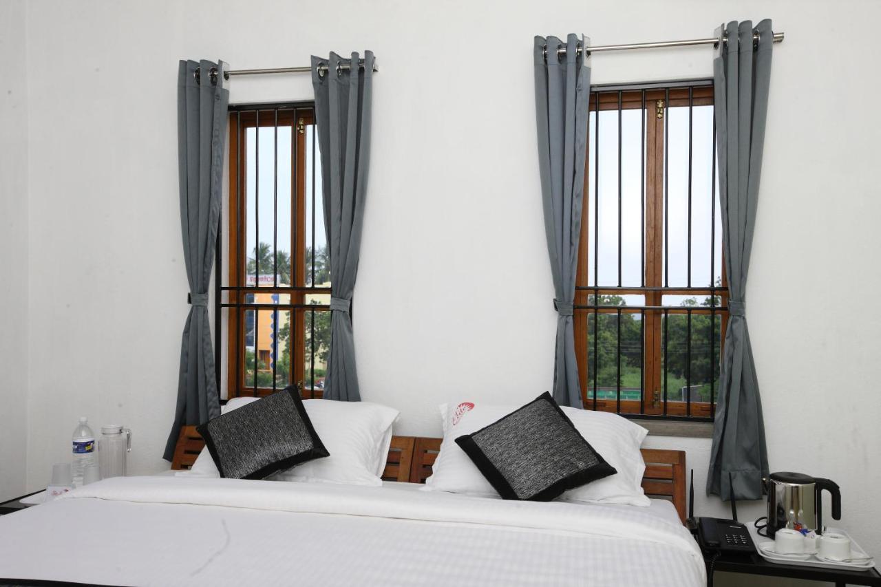 Hotel Du Palais - Auroville Beach Puduccseri Kültér fotó