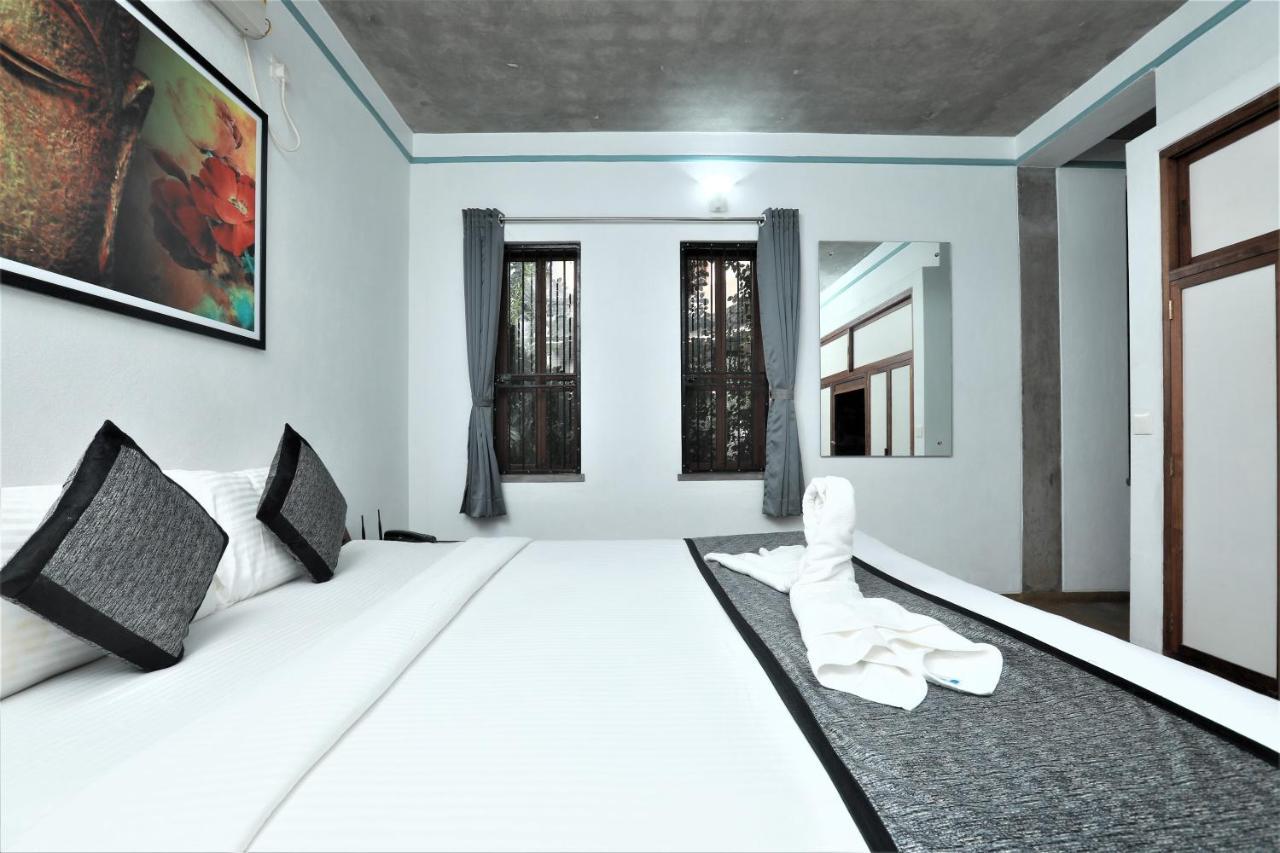 Hotel Du Palais - Auroville Beach Puduccseri Kültér fotó