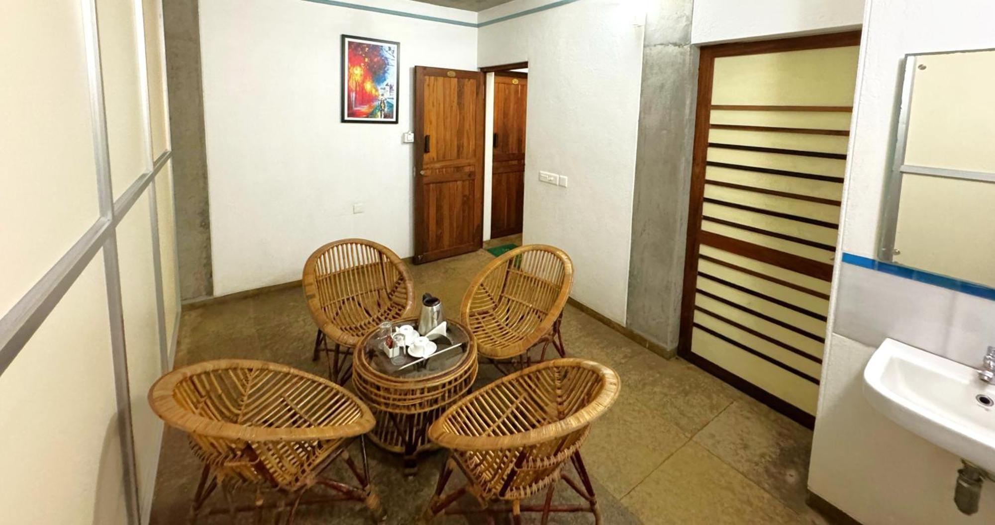 Hotel Du Palais - Auroville Beach Puduccseri Kültér fotó