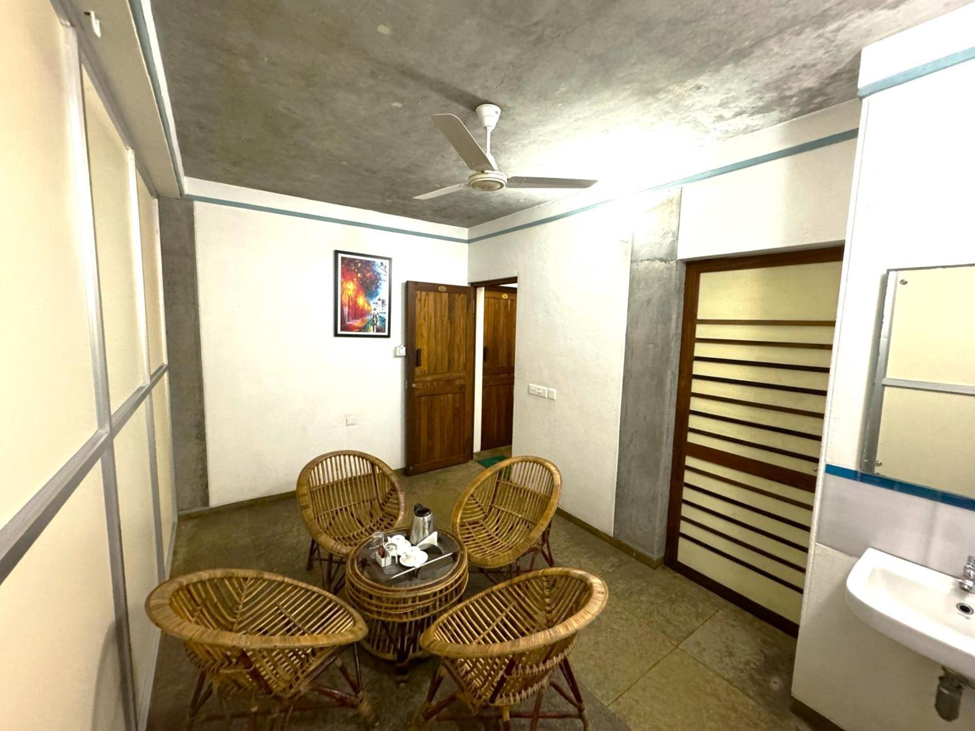 Hotel Du Palais - Auroville Beach Puduccseri Kültér fotó