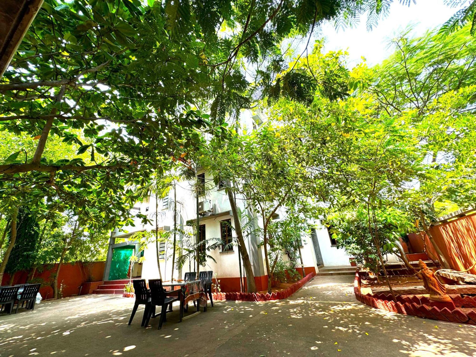 Hotel Du Palais - Auroville Beach Puduccseri Kültér fotó