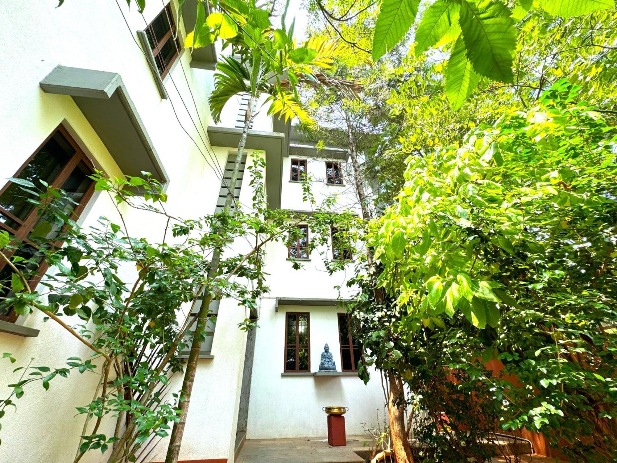 Hotel Du Palais - Auroville Beach Puduccseri Kültér fotó